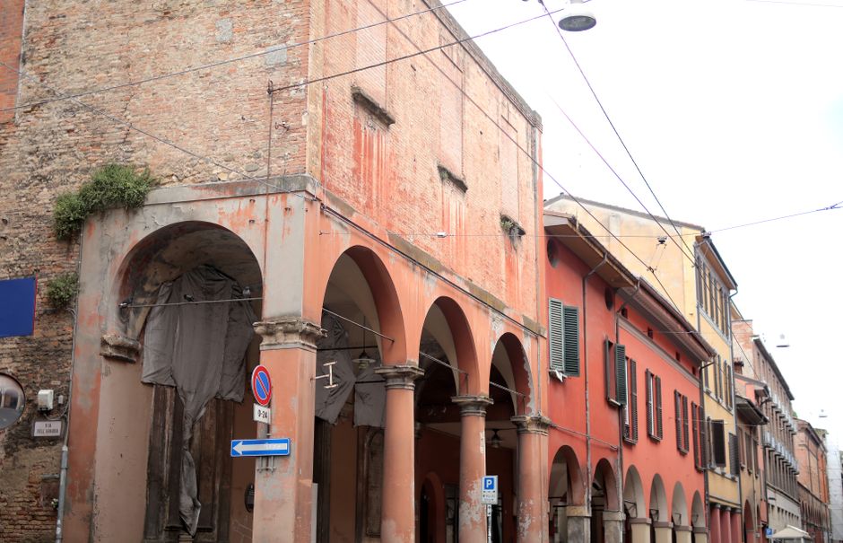 Exploring Bologna’s Porticoes and Food Markets
