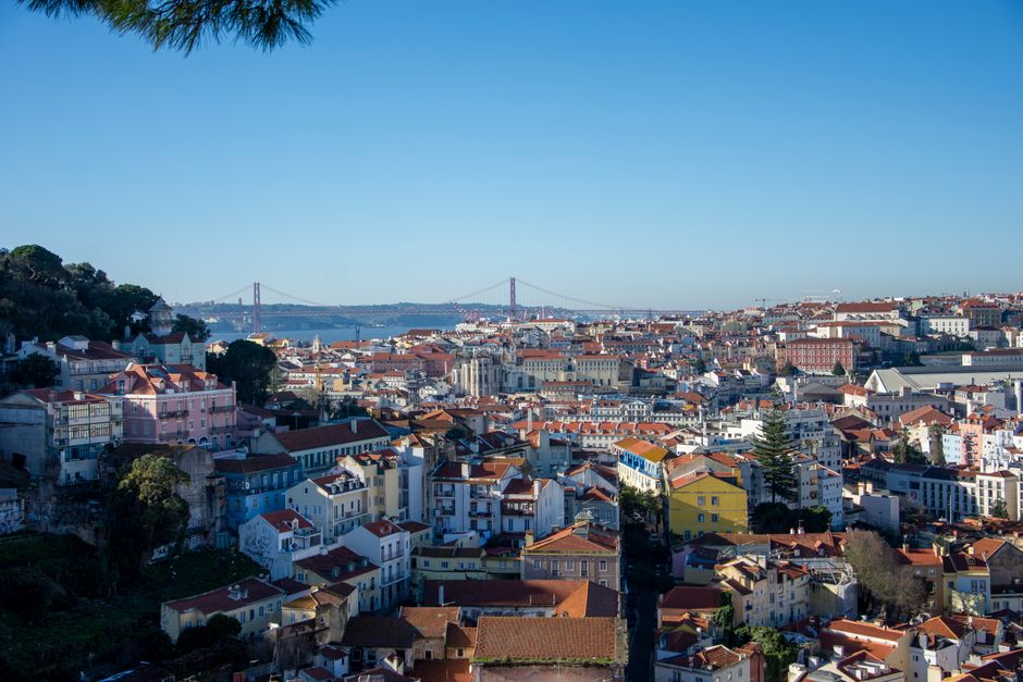 Lisbon’s Hilltop Viewpoints and How to Reach Them