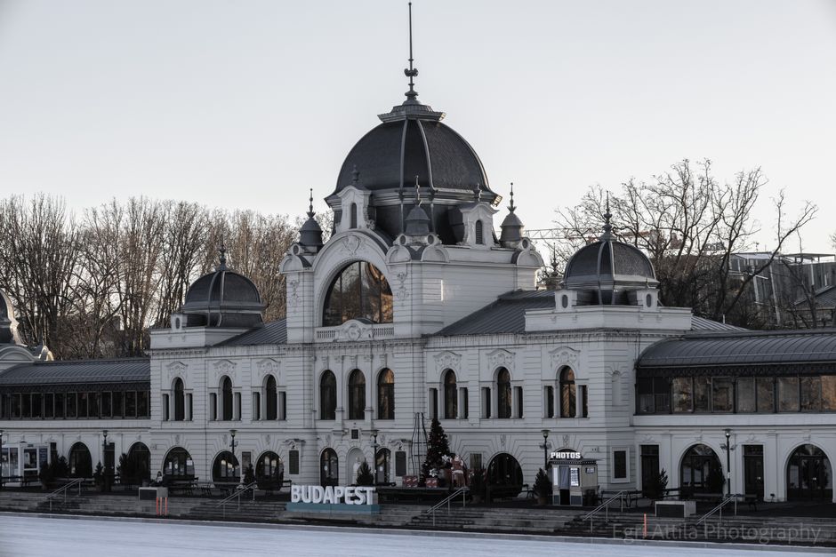 Winter in Budapest: Thermal Baths and Warm Cafés